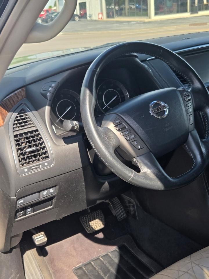 Nissan Armada Platinum AWD 2017