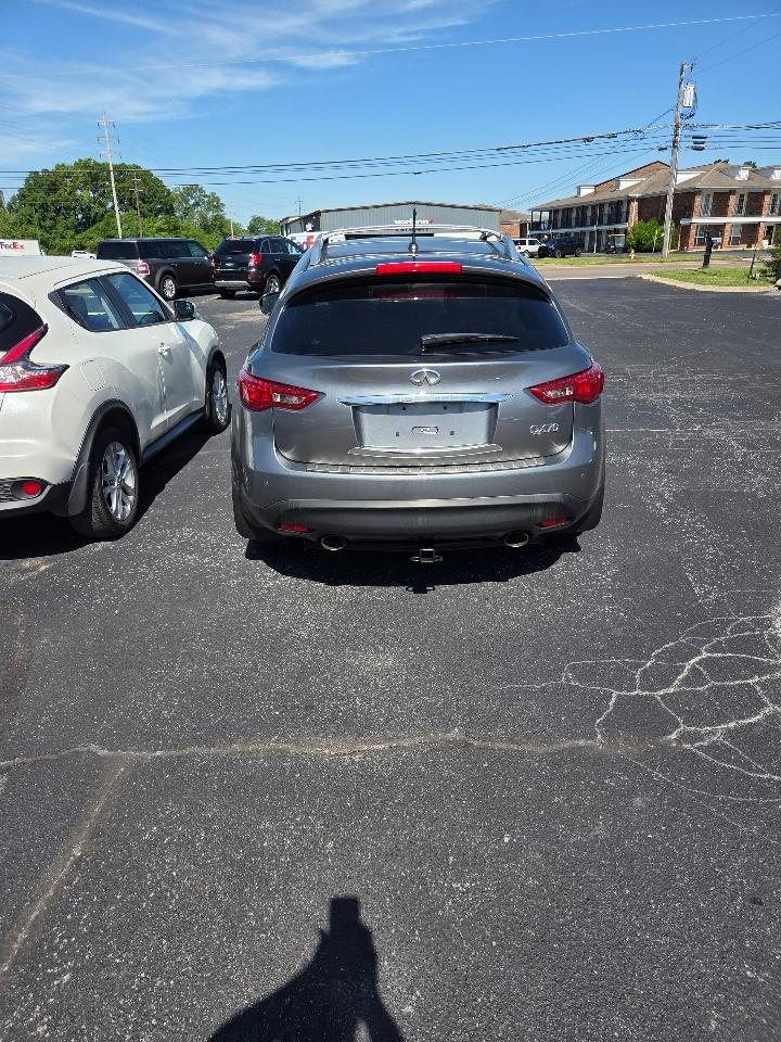 Infiniti QX70  2014