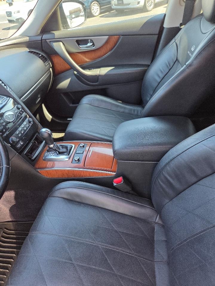 Infiniti QX70  2014