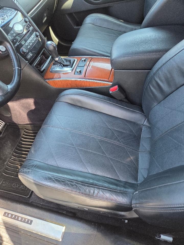 Infiniti QX70  2014