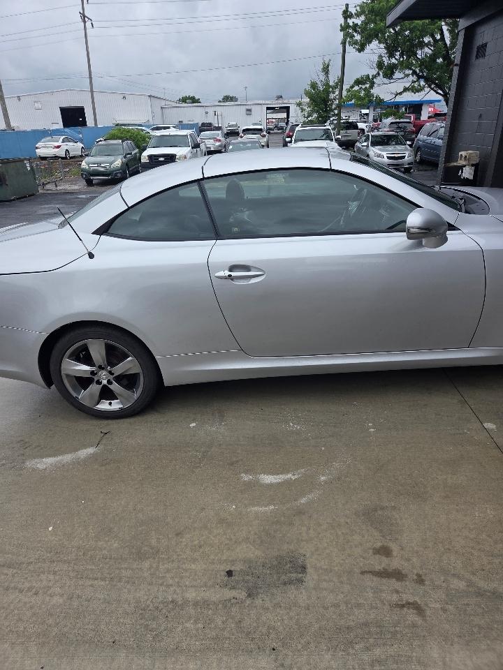 Lexus IS C 250 2011