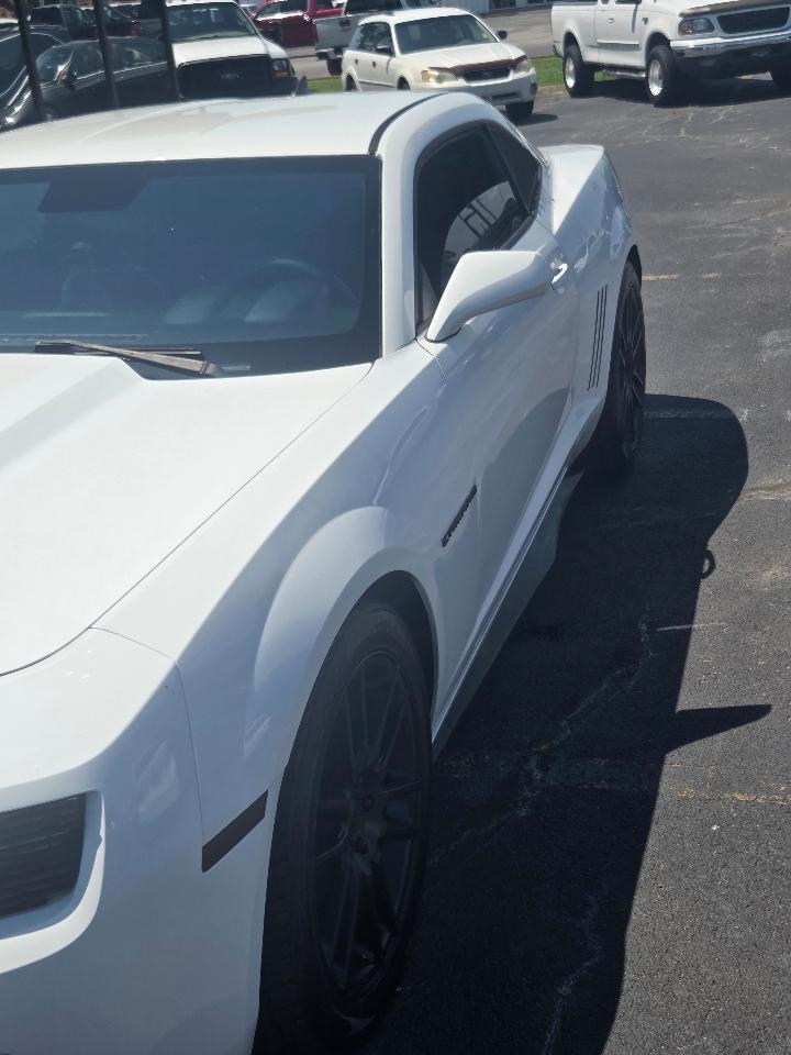 Chevrolet Camaro LS Coupe 2011