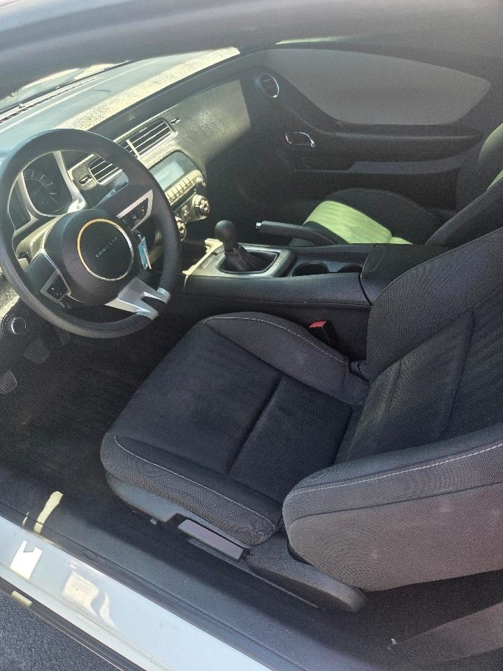 Chevrolet Camaro LS Coupe 2011