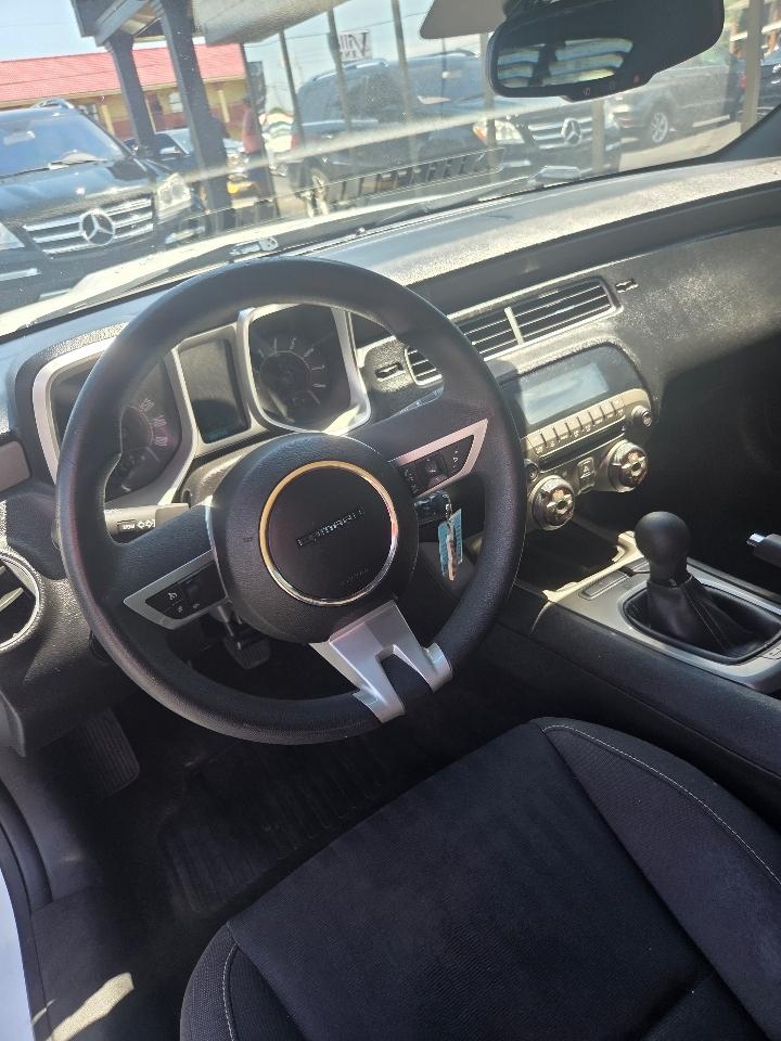 Chevrolet Camaro LS Coupe 2011
