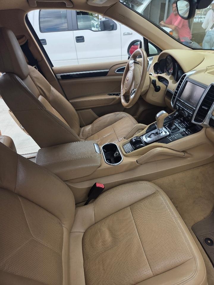 Porsche Cayenne S 2011