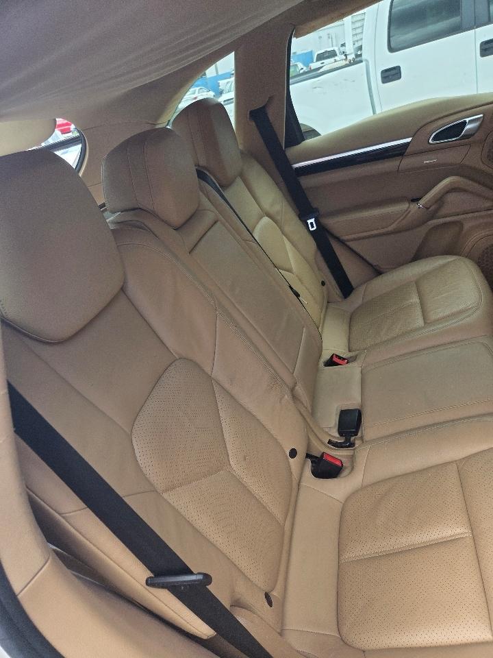 Porsche Cayenne S 2011