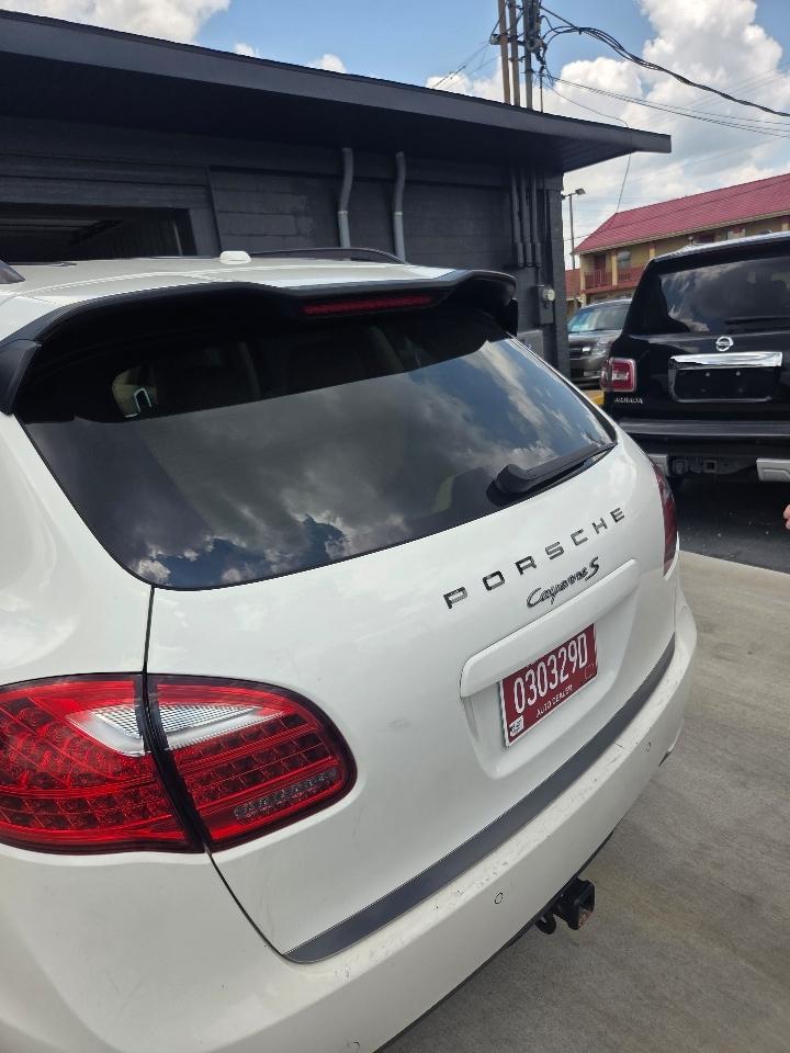 Porsche Cayenne S 2011