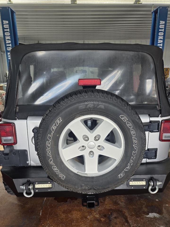 Jeep Wrangler Sport 4WD 2011