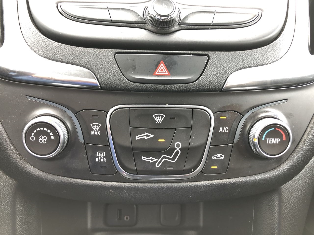 Chevrolet Equinox FWD 4dr LT w/1LT 2018 Chevrolet Equinox FWD 4dr LT w/1LT 2018