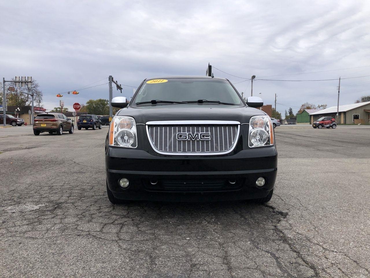 GMC Yukon 2WD 4dr 1500 SLT 2011