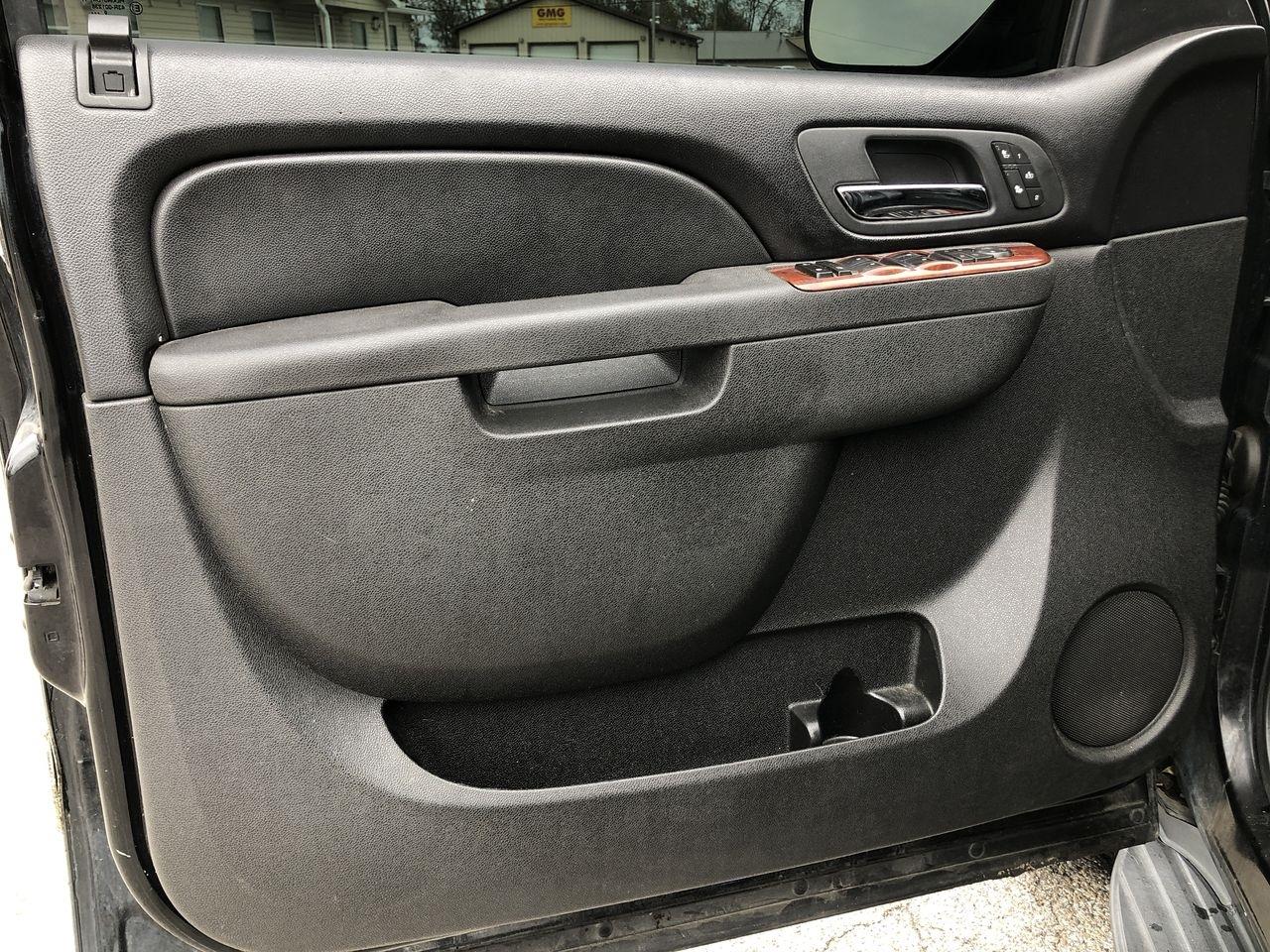 GMC Yukon 2WD 4dr 1500 SLT 2011