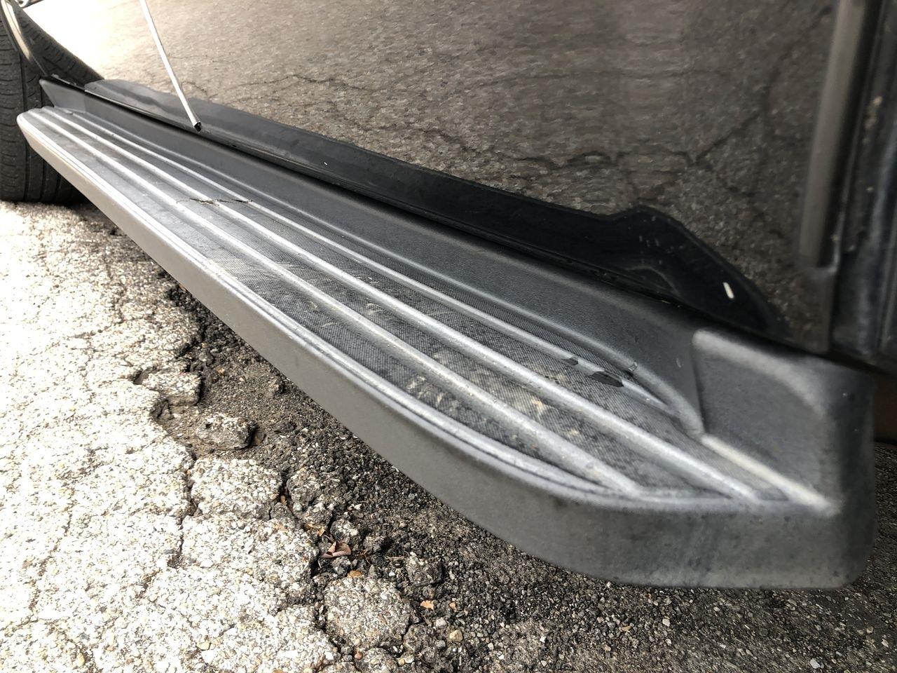 GMC Yukon 2WD 4dr 1500 SLT 2011