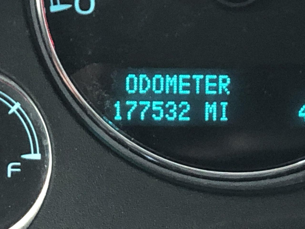 GMC Yukon 2WD 4dr 1500 SLT 2011