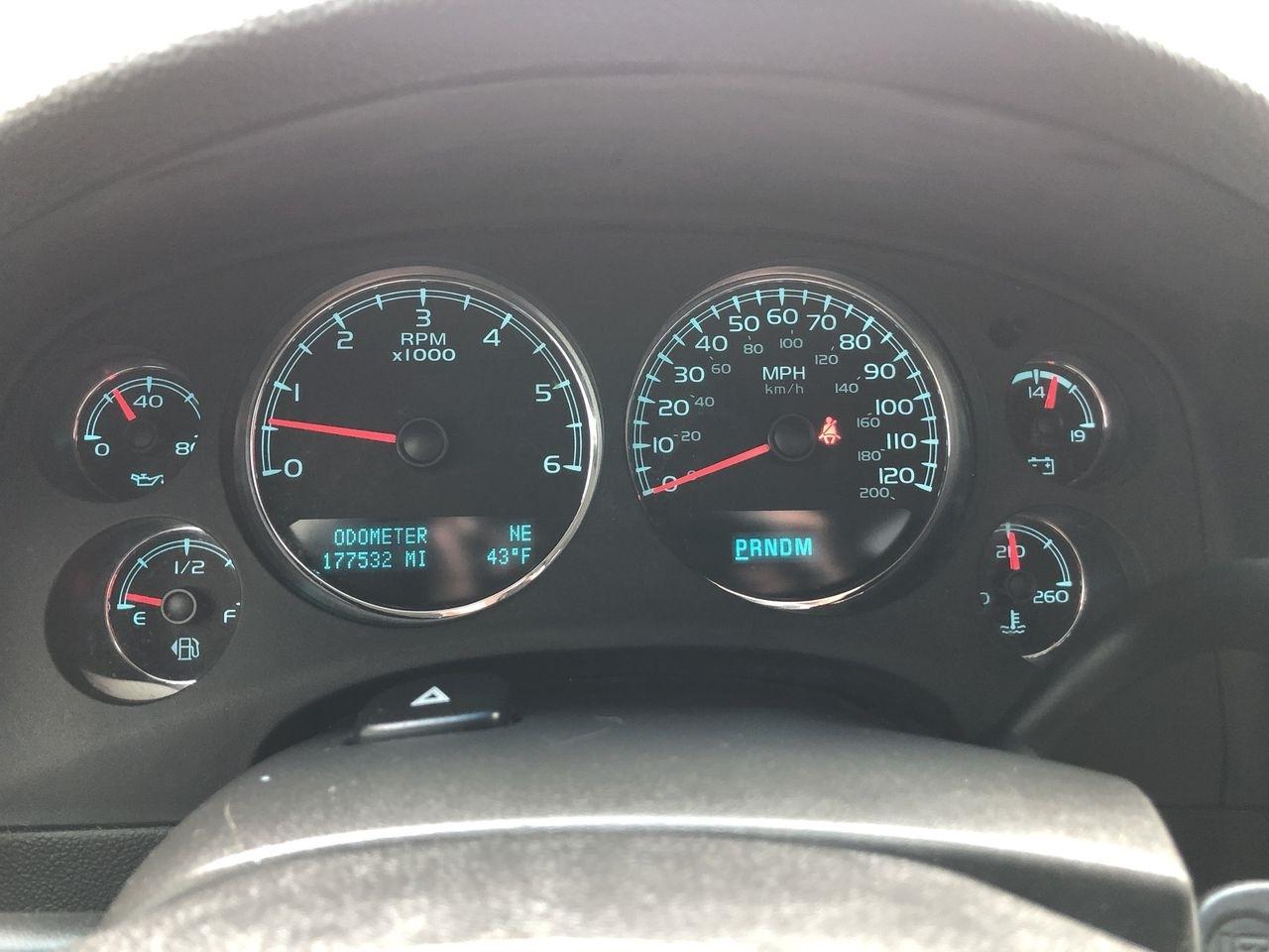 GMC Yukon 2WD 4dr 1500 SLT 2011