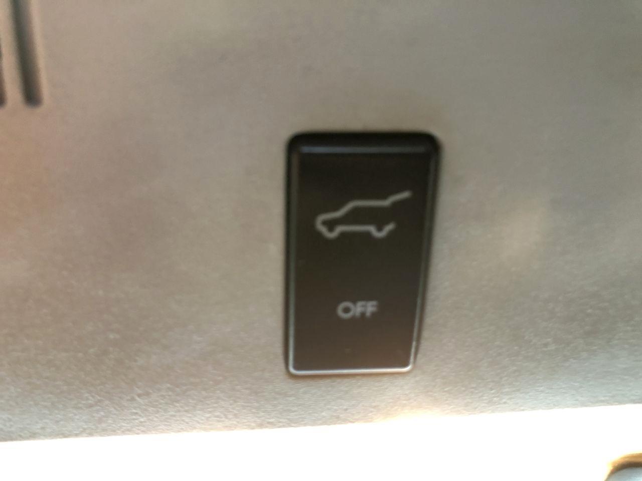 GMC Yukon 2WD 4dr 1500 SLT 2011