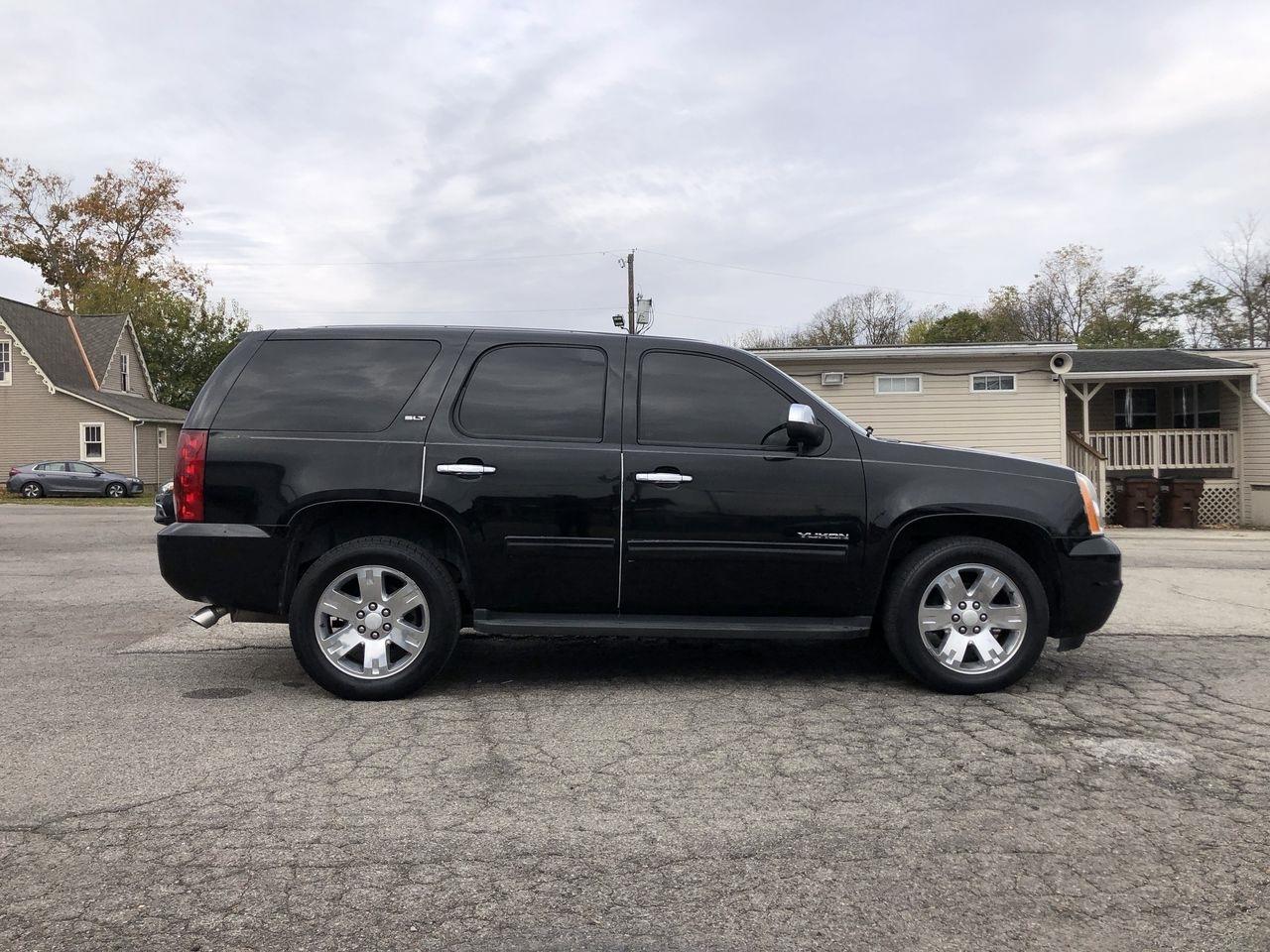 GMC Yukon 2WD 4dr 1500 SLT 2011