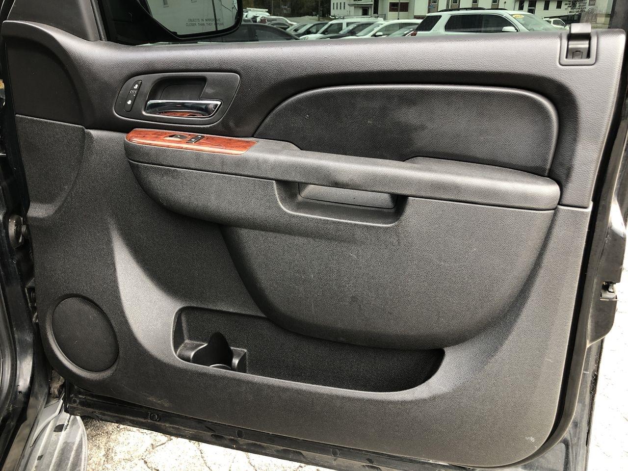 GMC Yukon 2WD 4dr 1500 SLT 2011