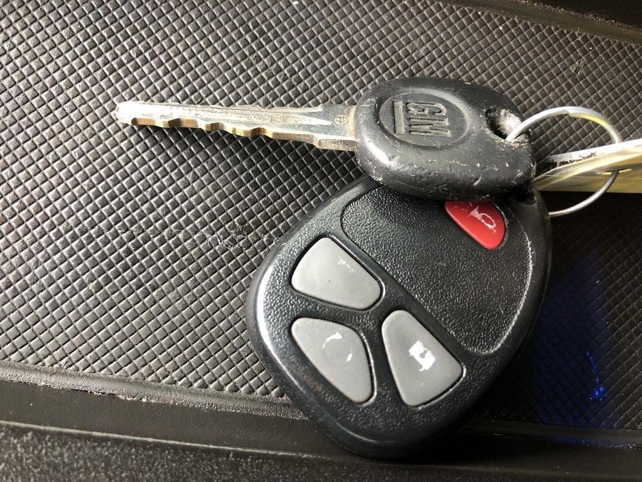 GMC Yukon 2WD 4dr 1500 SLT 2011