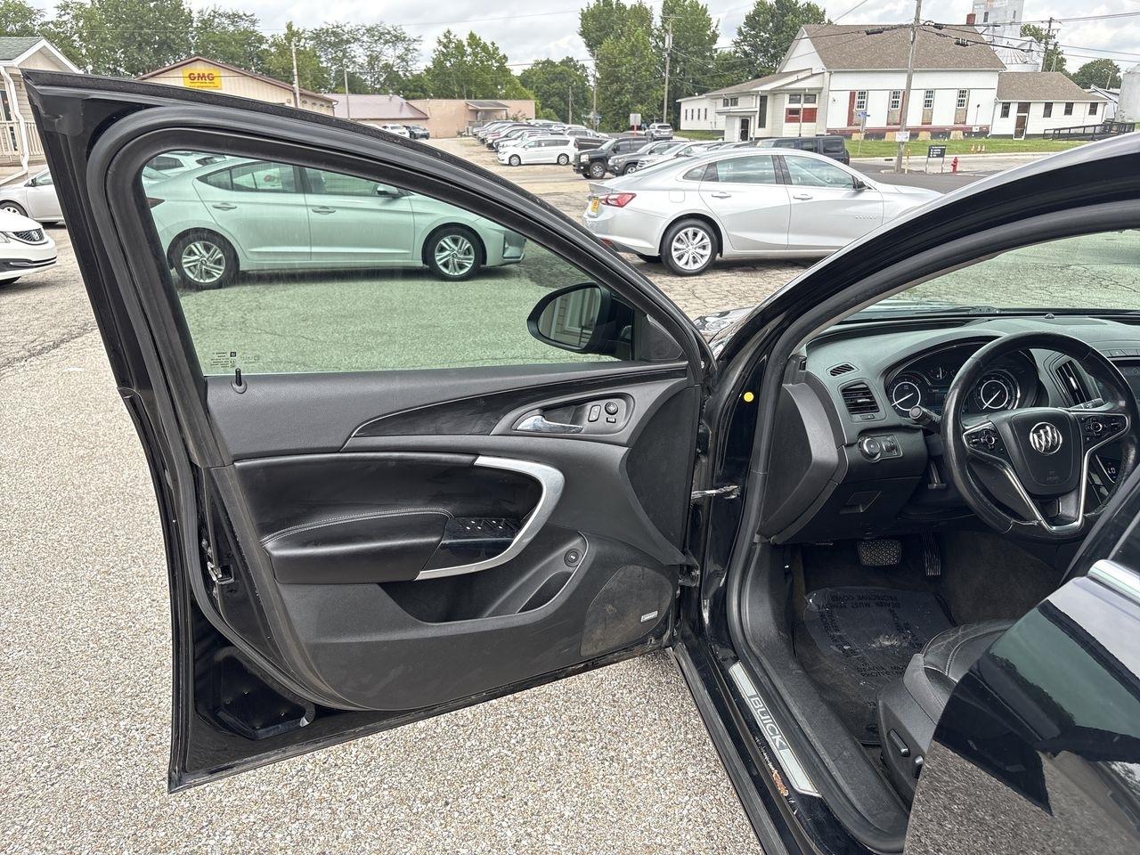 Buick Regal 4dr Sdn Premium II FWD 2016