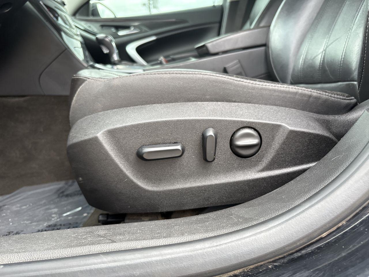 Buick Regal 4dr Sdn Premium II FWD 2016