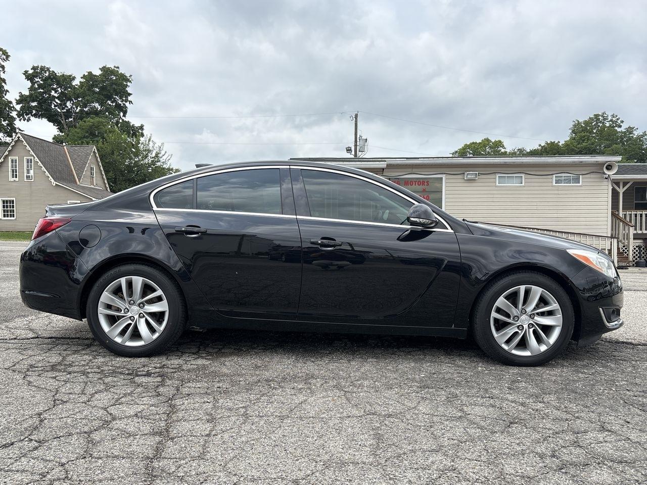 Buick Regal 4dr Sdn Premium II FWD 2016