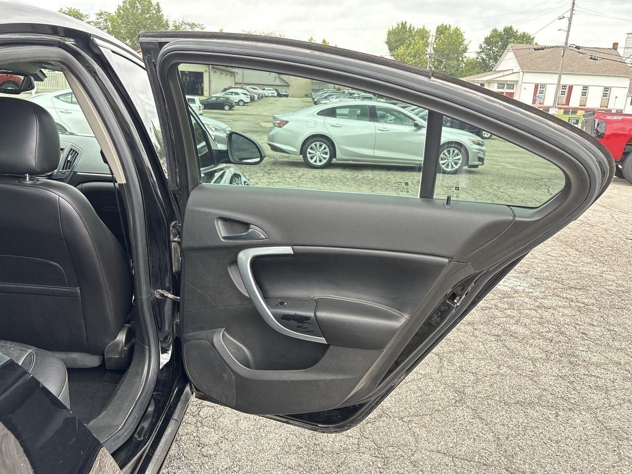 Buick Regal 4dr Sdn Premium II FWD 2016
