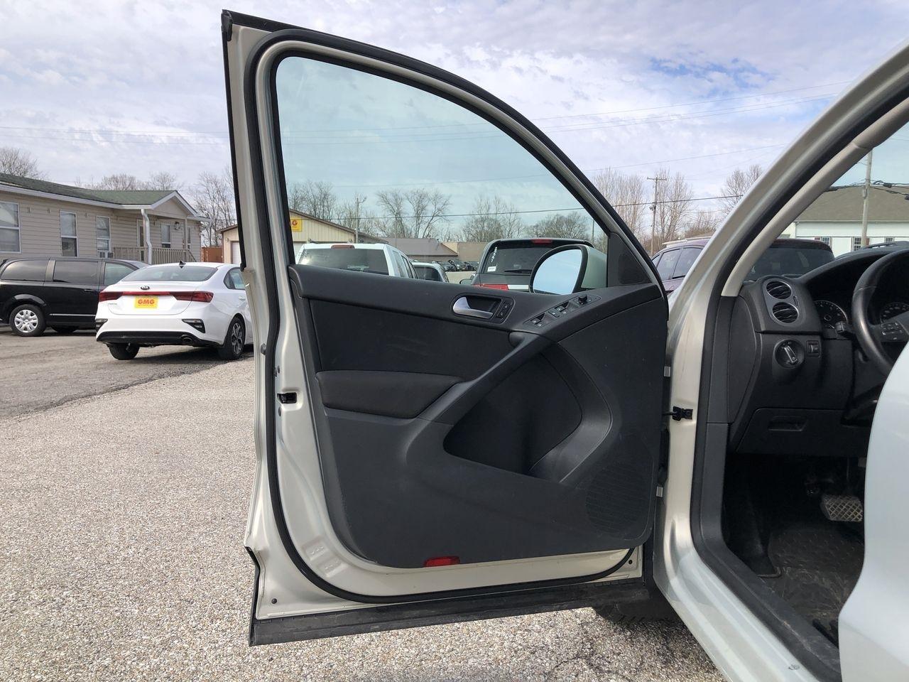 Volkswagen Tiguan 2WD 4dr Auto S 2013