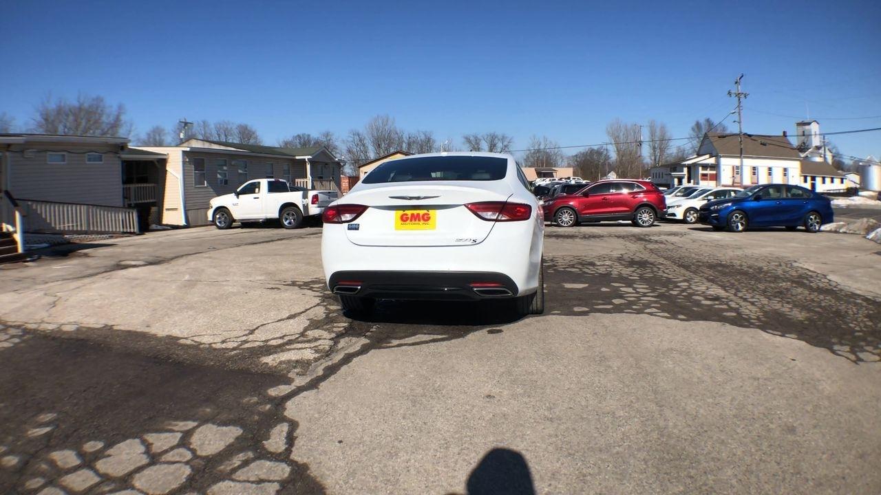 Chrysler 200 4dr Sdn S FWD 2016