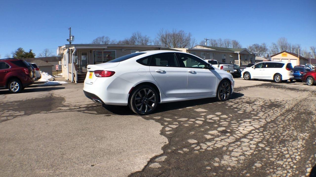 Chrysler 200 4dr Sdn S FWD 2016