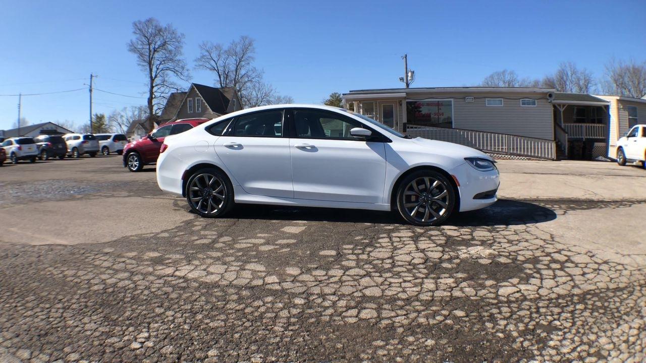 Chrysler 200 4dr Sdn S FWD 2016