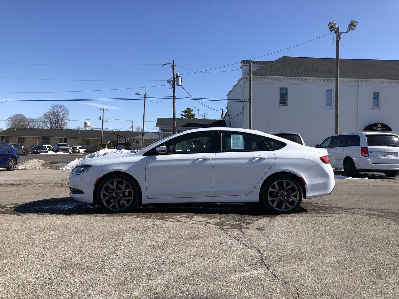 Chrysler 200 4dr Sdn S FWD 2016