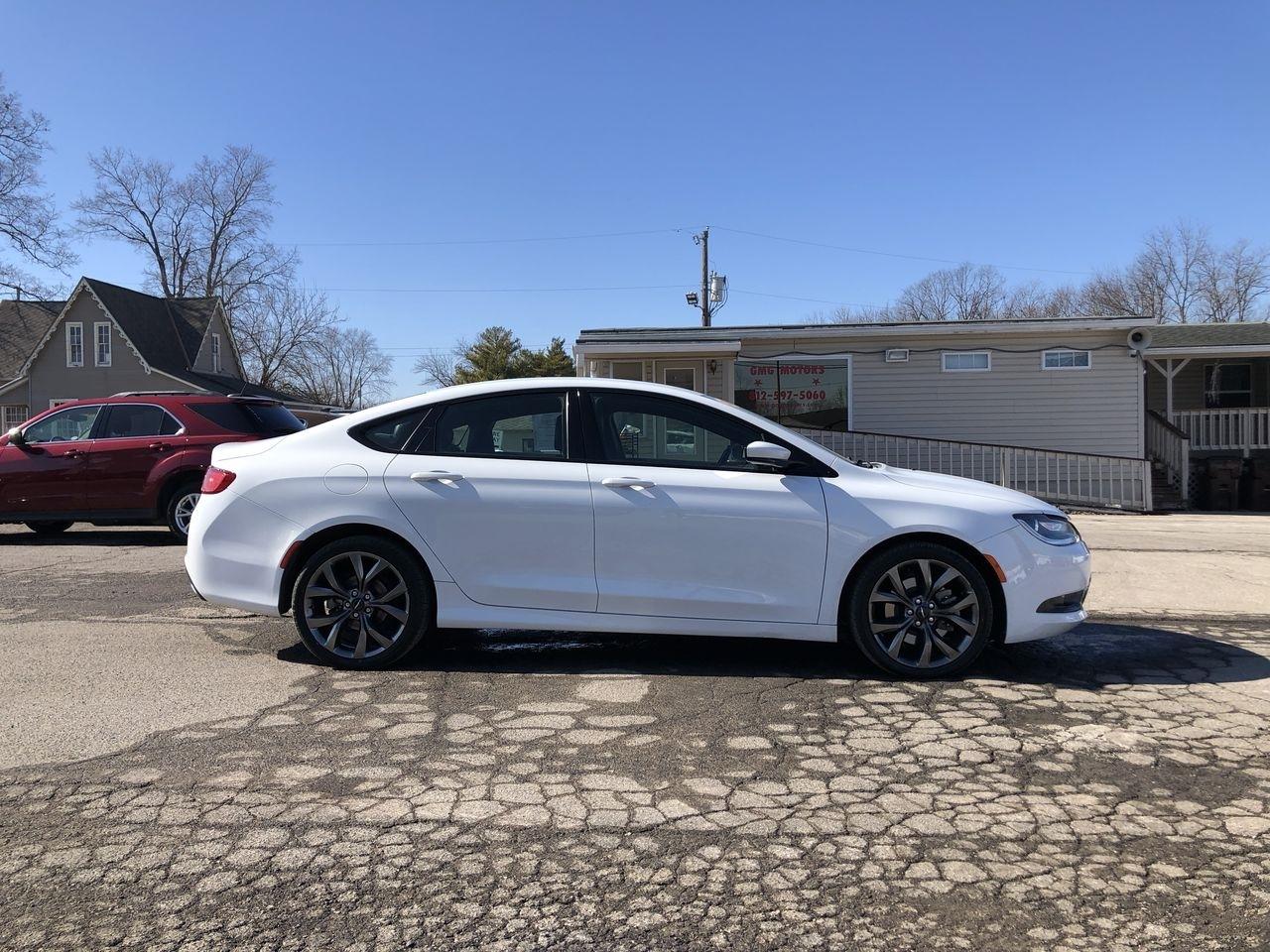 Chrysler 200 4dr Sdn S FWD 2016