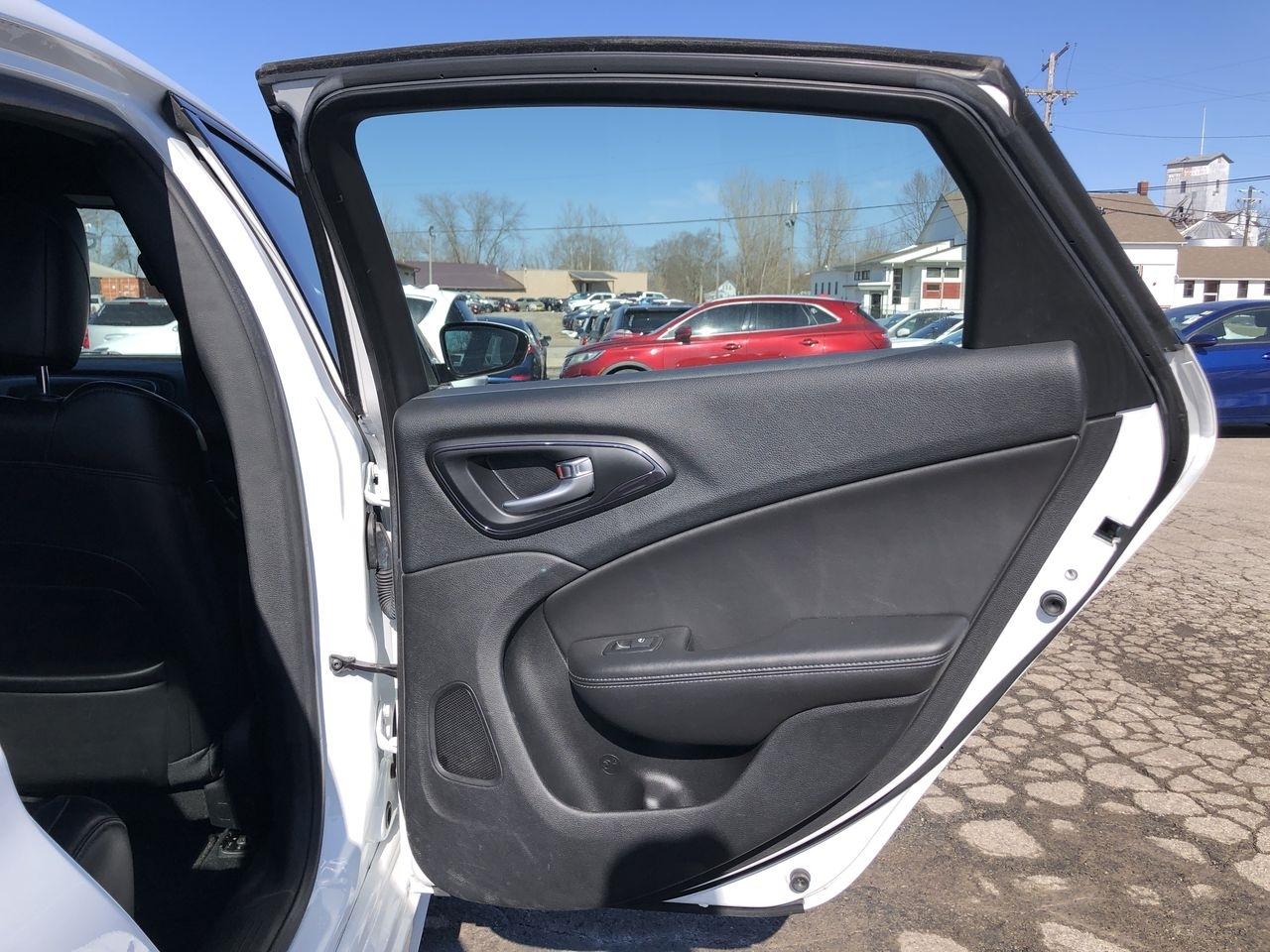 Chrysler 200 4dr Sdn S FWD 2016