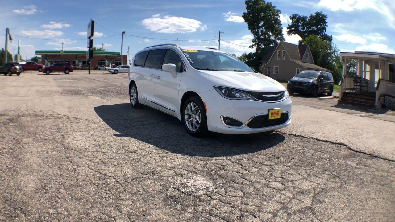 Chrysler Pacifica Touring L FWD 2018