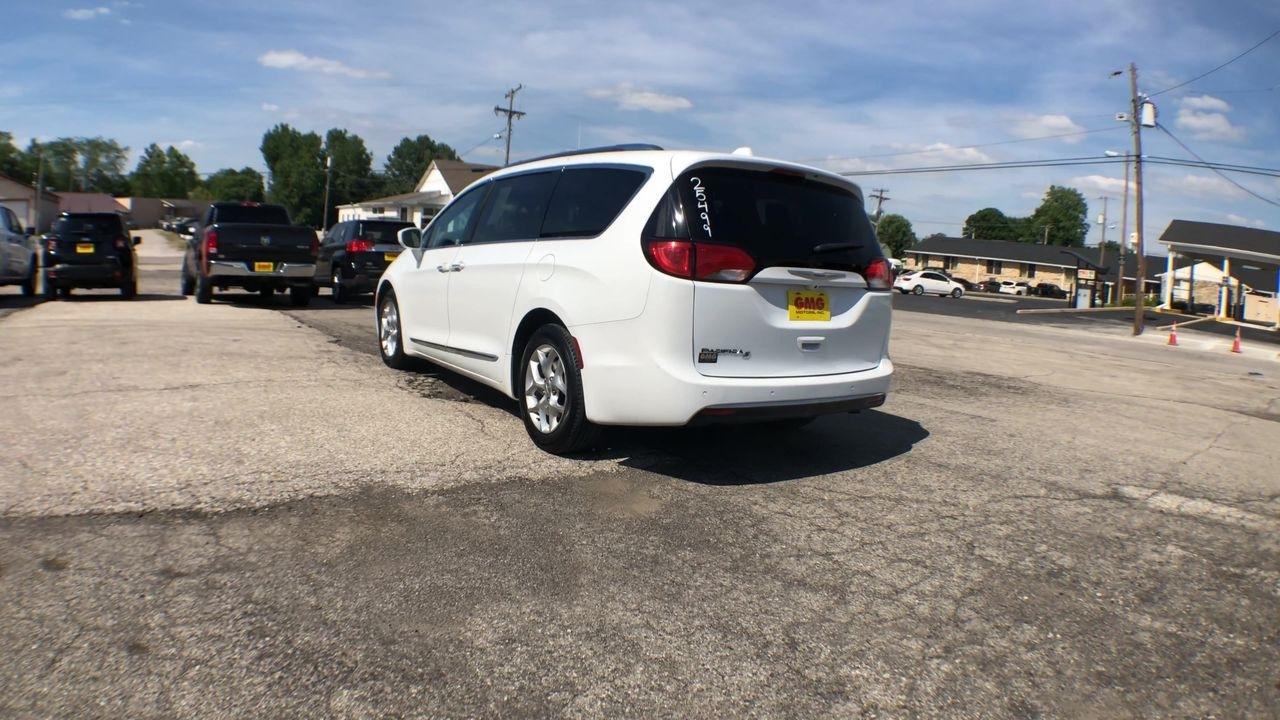 Chrysler Pacifica Touring L FWD 2018