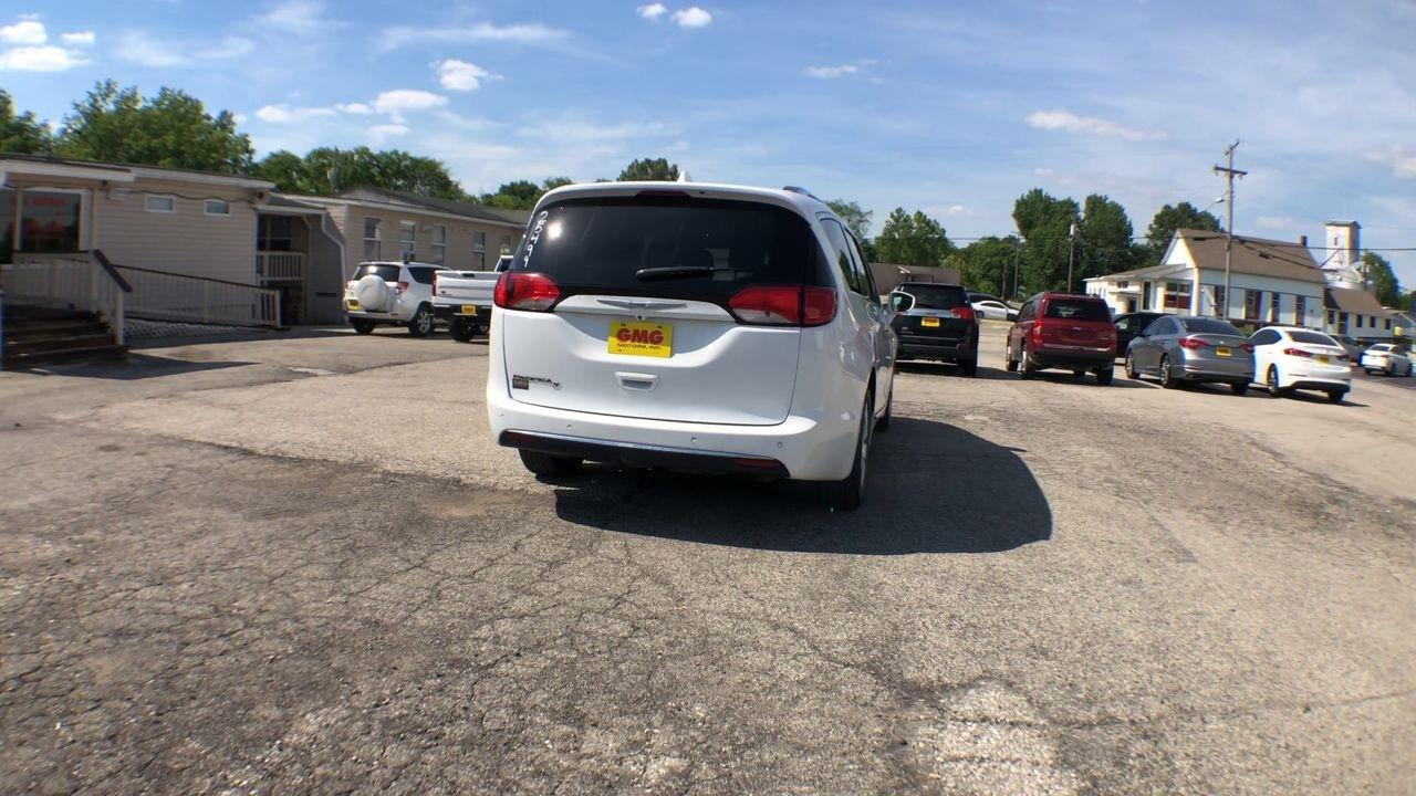 Chrysler Pacifica Touring L FWD 2018