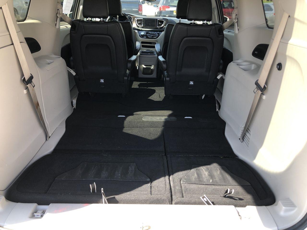 Chrysler Pacifica Touring L FWD 2018