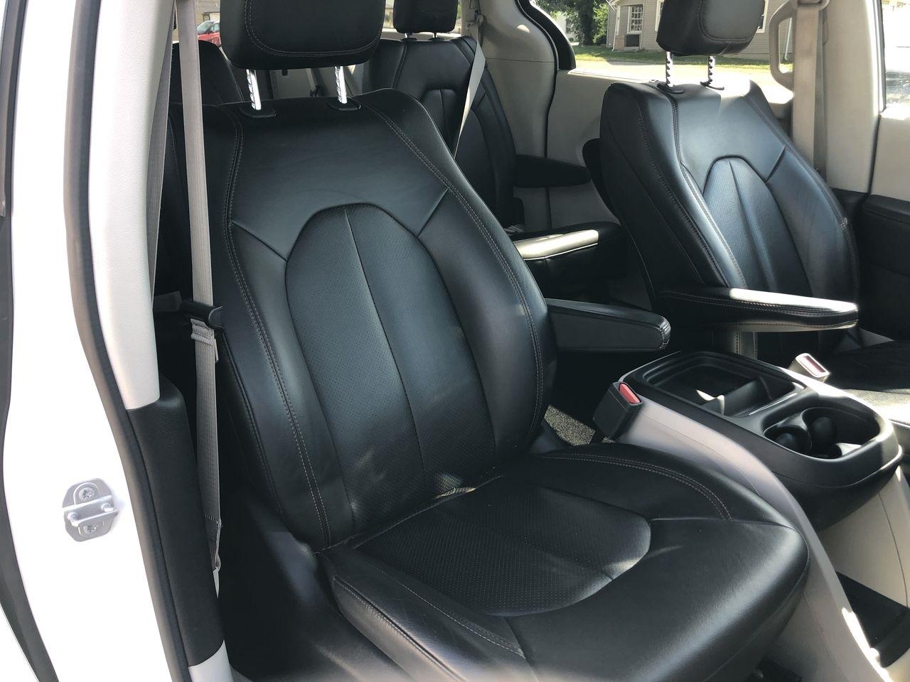 Chrysler Pacifica Touring L FWD 2018