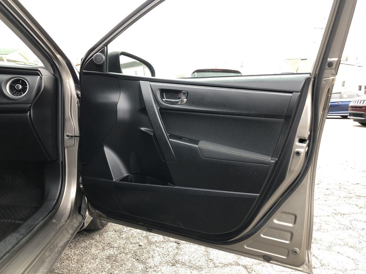 Toyota Corolla L CVT (Natl) 2017