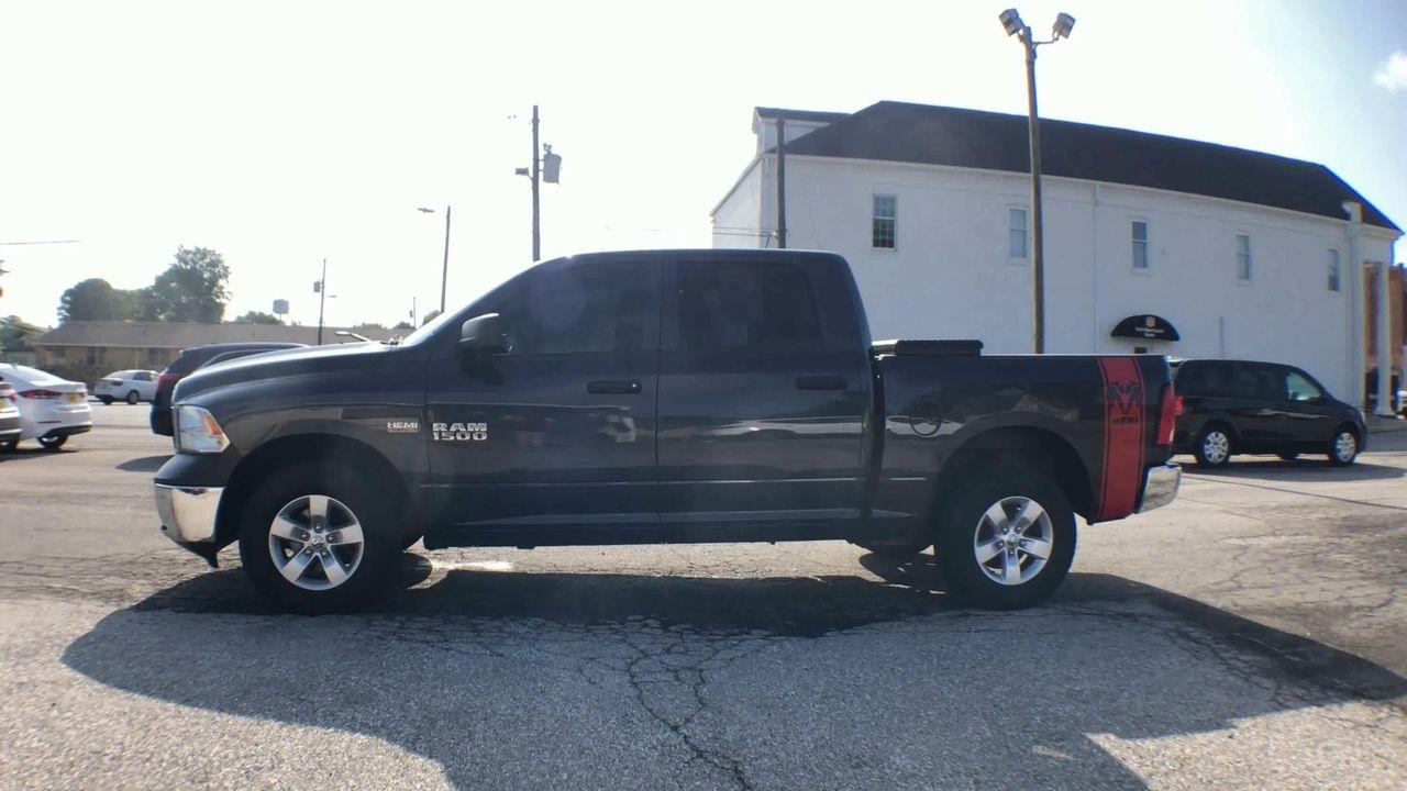 RAM 1500 4WD Crew Cab 140.5" SSV 2015