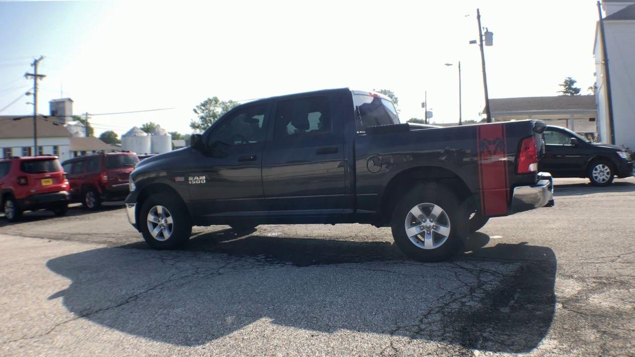 RAM 1500 4WD Crew Cab 140.5" SSV 2015