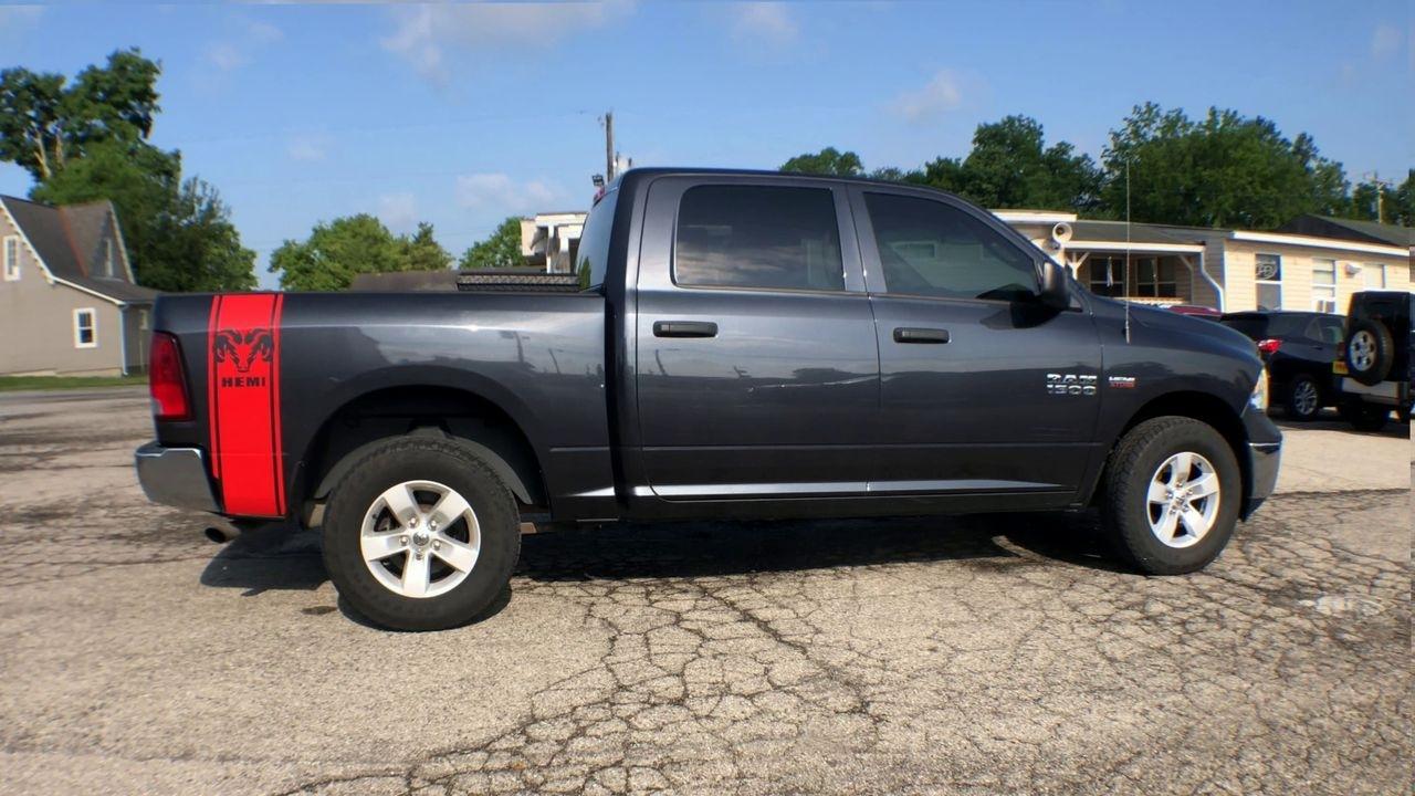 RAM 1500 4WD Crew Cab 140.5" SSV 2015