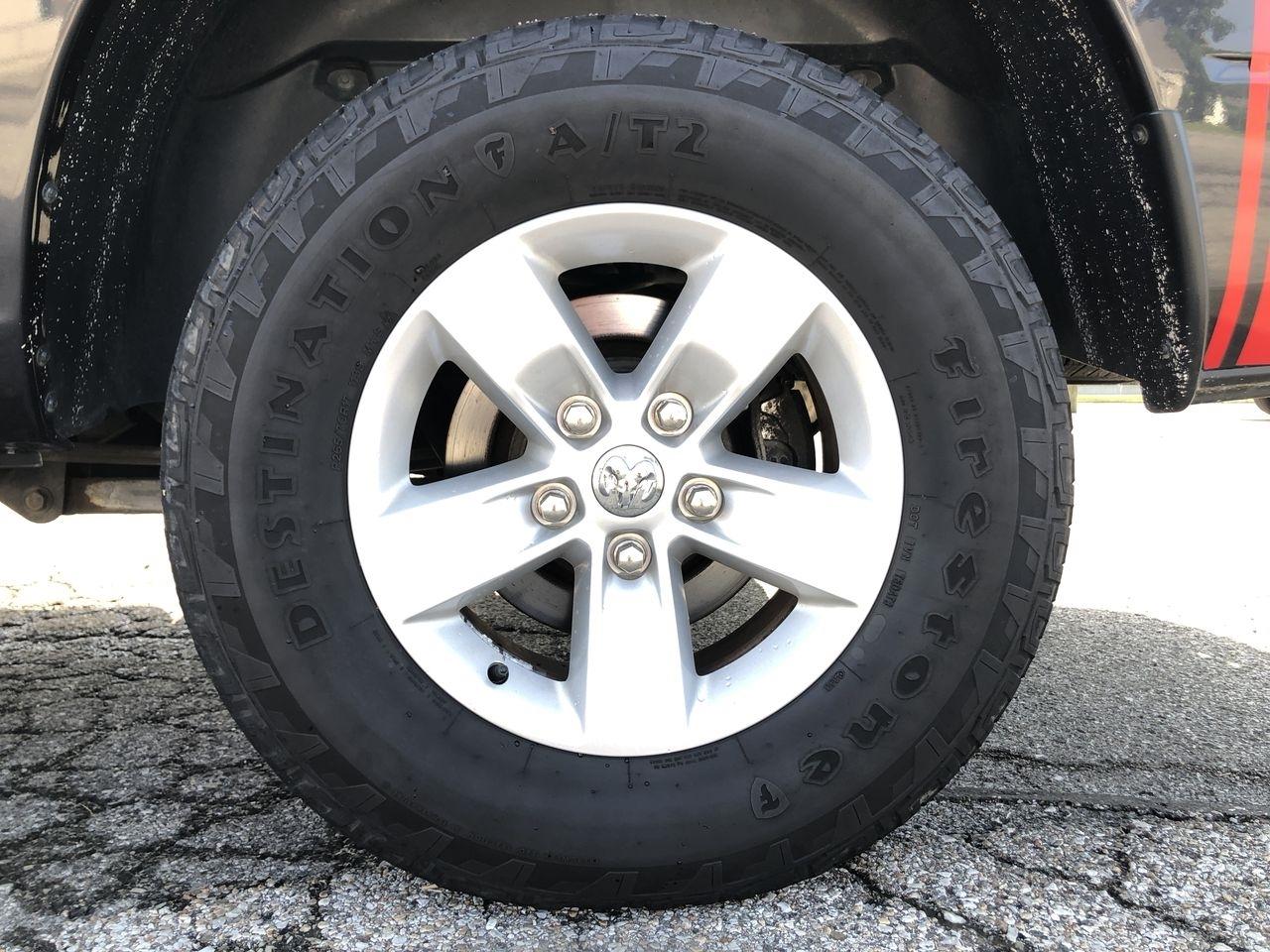 RAM 1500 4WD Crew Cab 140.5" SSV 2015