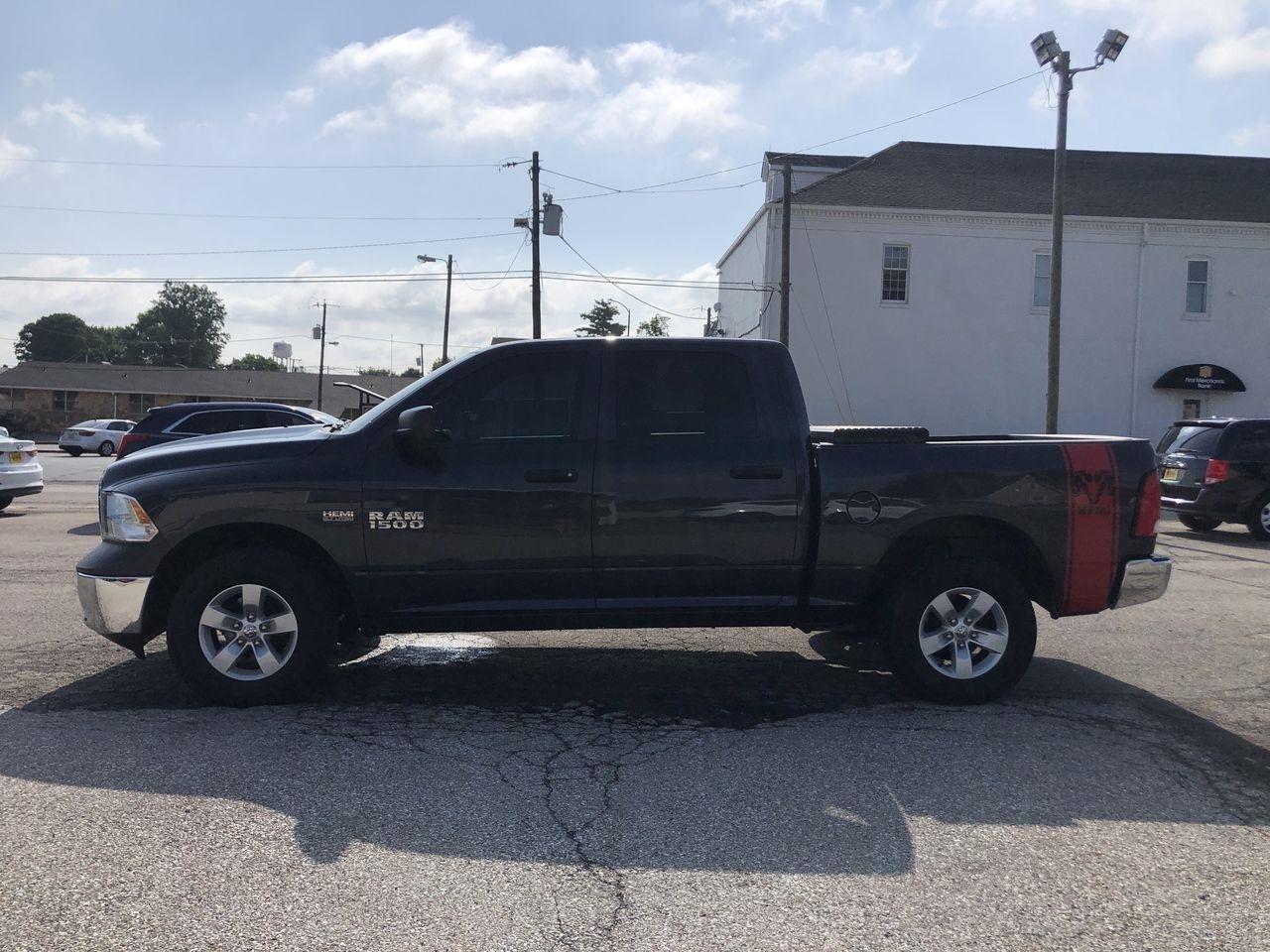 RAM 1500 4WD Crew Cab 140.5" SSV 2015