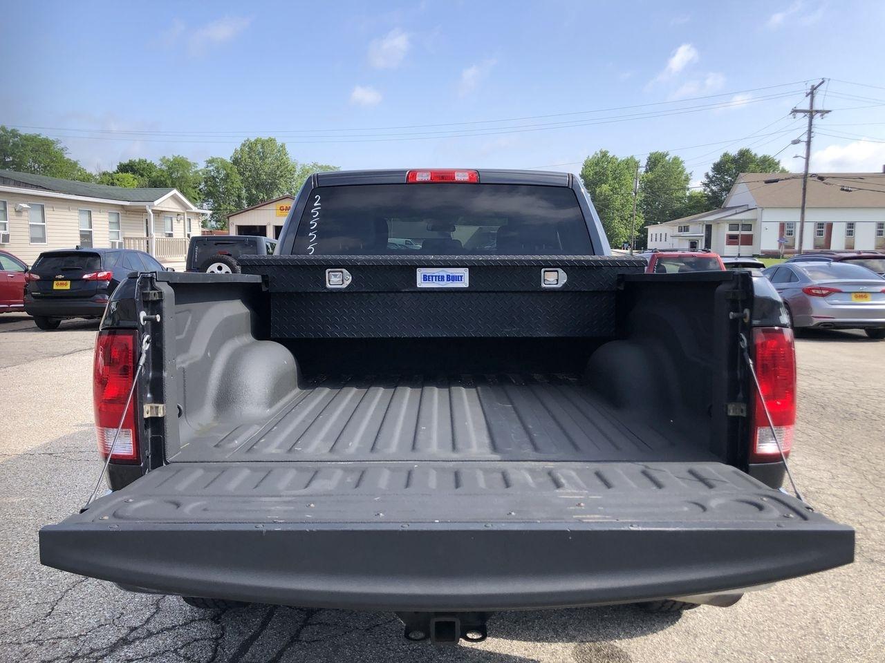 RAM 1500 4WD Crew Cab 140.5" SSV 2015
