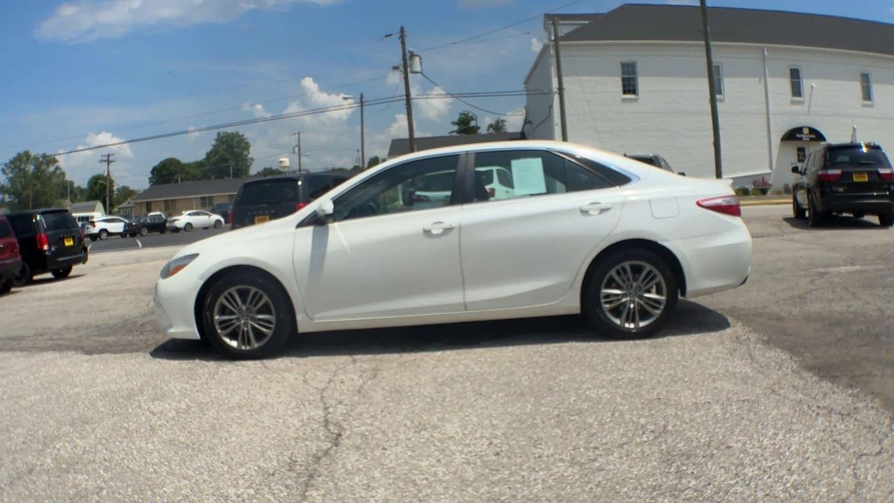 Toyota Camry 4dr Sdn I4 Auto XLE (Natl) 2015