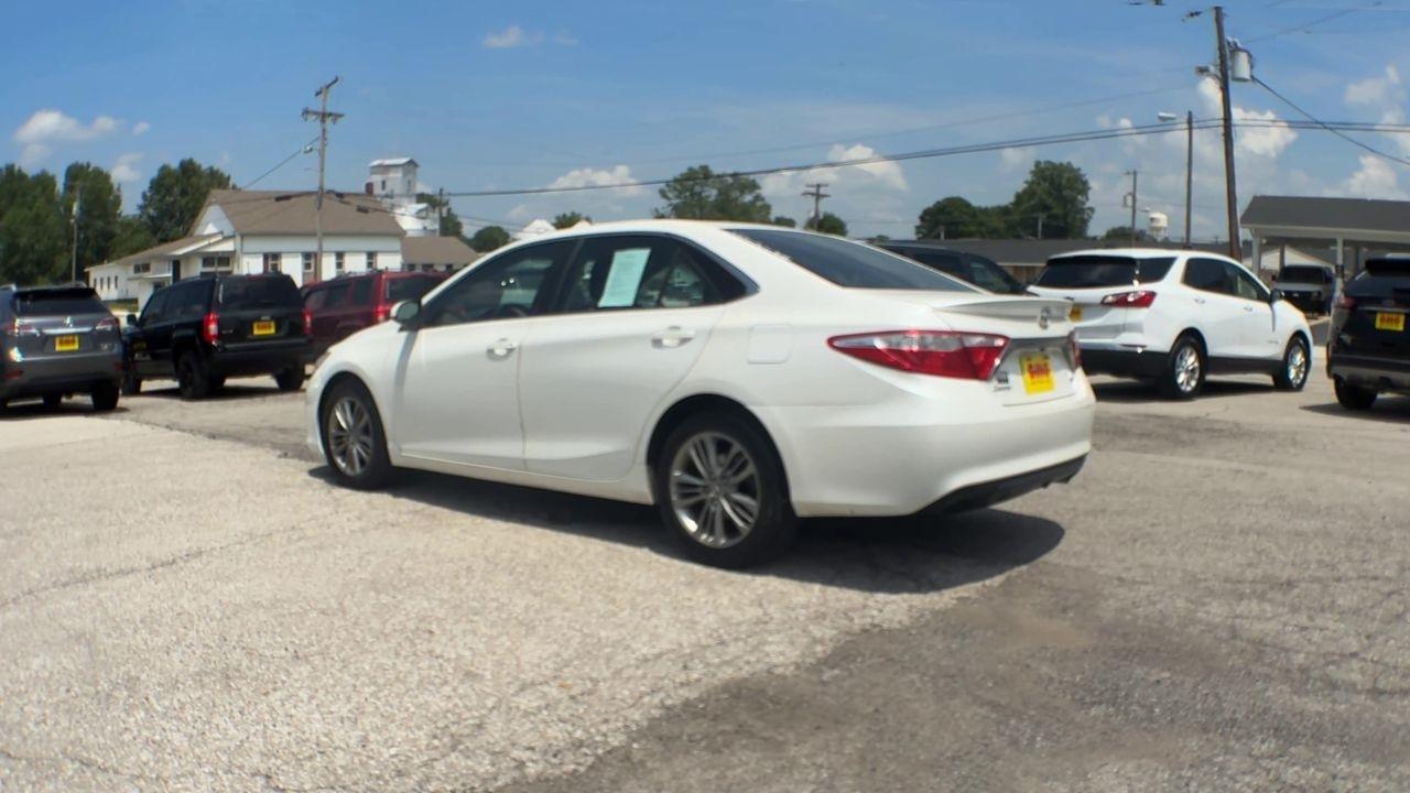 Toyota Camry 4dr Sdn I4 Auto XLE (Natl) 2015