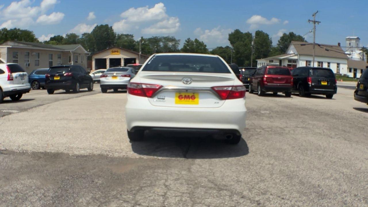 Toyota Camry 4dr Sdn I4 Auto XLE (Natl) 2015