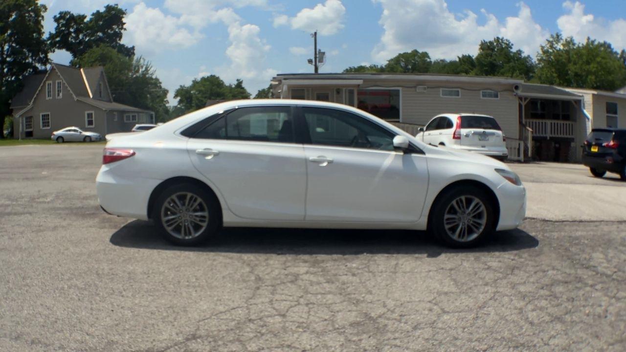 Toyota Camry 4dr Sdn I4 Auto XLE (Natl) 2015
