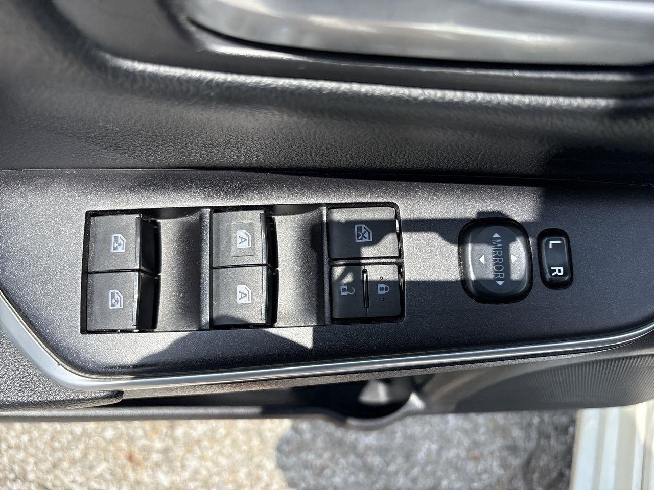Toyota Camry 4dr Sdn I4 Auto XLE (Natl) 2015